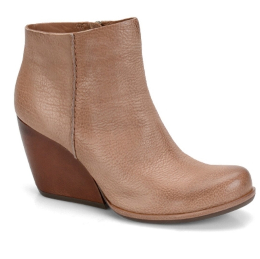 Kork-ease wedge heel leather ankle boots sz 8.5
